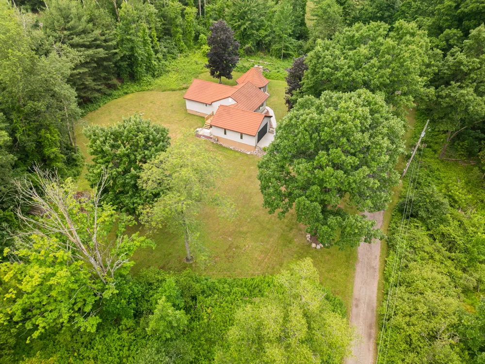 989 McCabe Avenue NE Ada Township, MI 49301