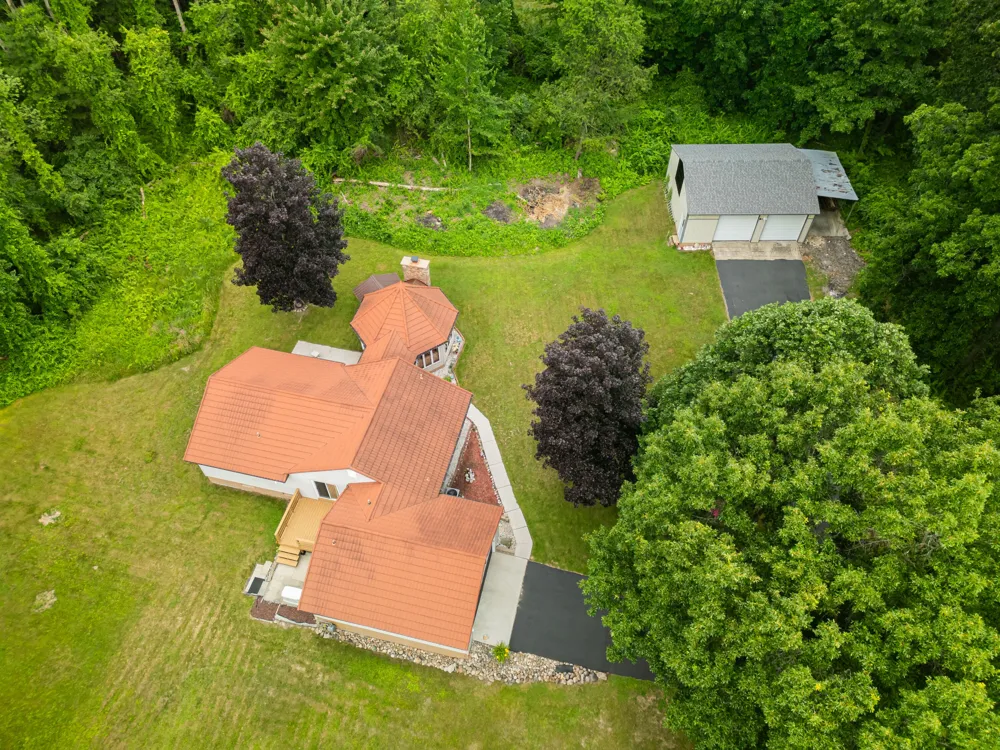989 McCabe Avenue NE Ada Township, MI 49301