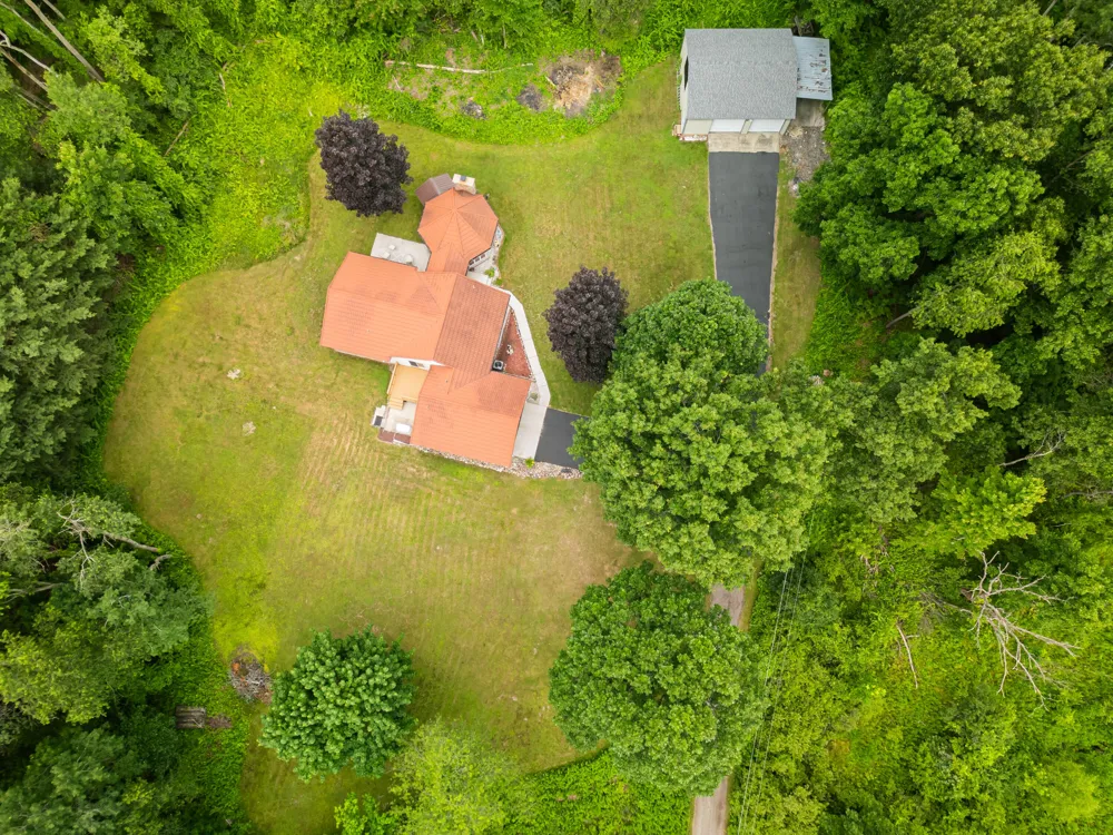 989 McCabe Avenue NE Ada Township, MI 49301