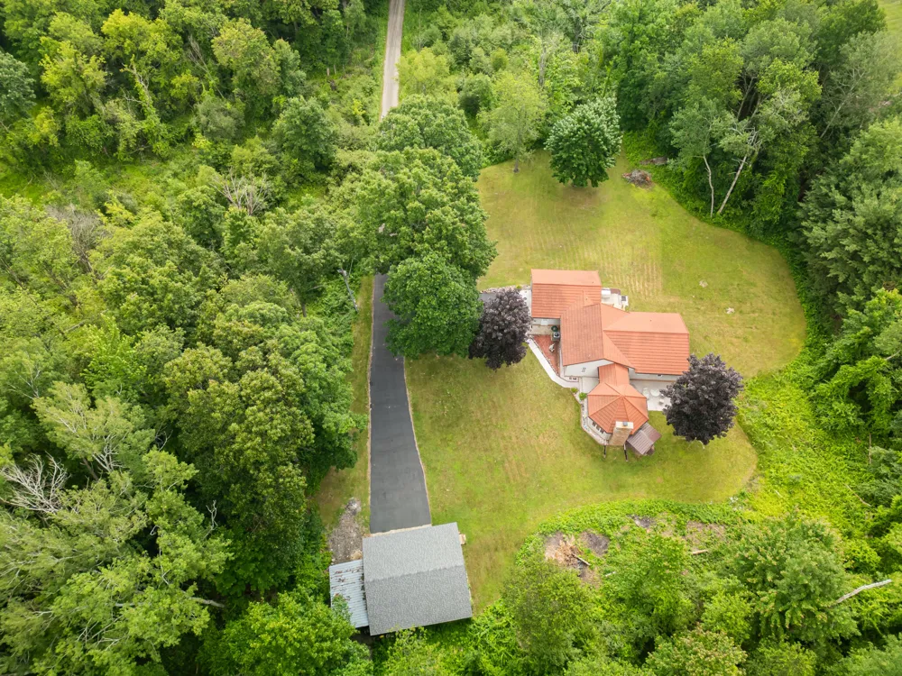 989 McCabe Avenue NE Ada Township, MI 49301
