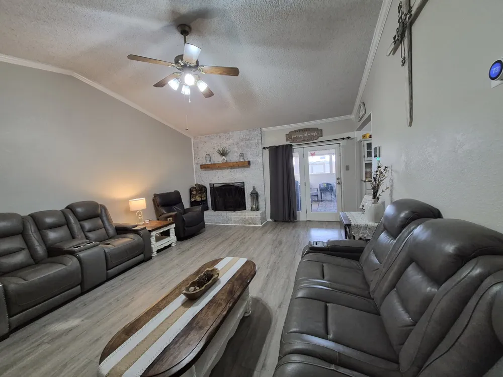 405 W Lindenwood Lane Hewitt, TX 76643