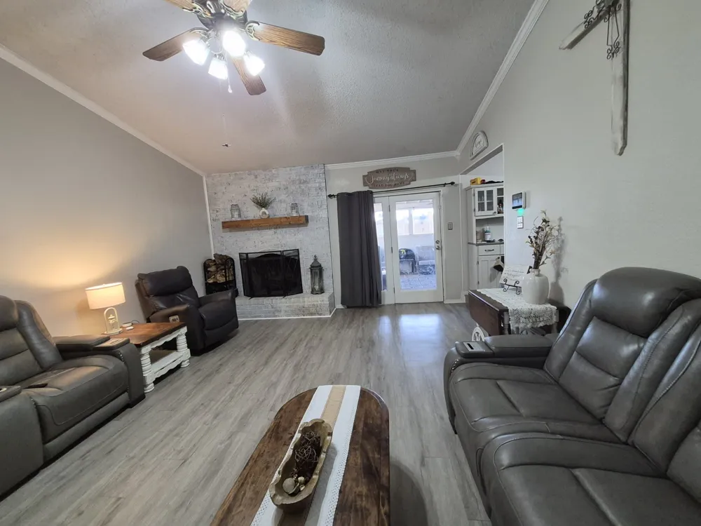 405 W Lindenwood Lane Hewitt, TX 76643