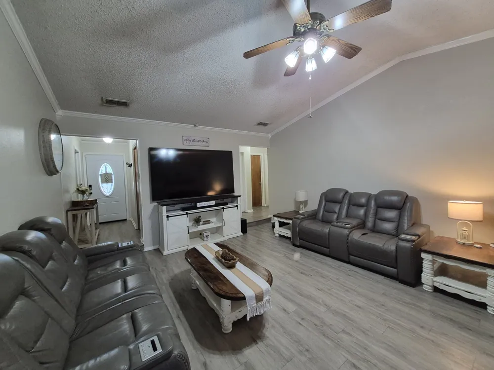 405 W Lindenwood Lane Hewitt, TX 76643
