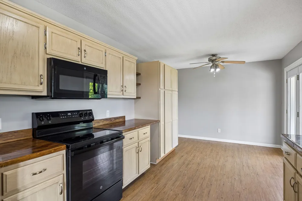 1007 Copper Kettle Cir Pleasant View, TN 37146