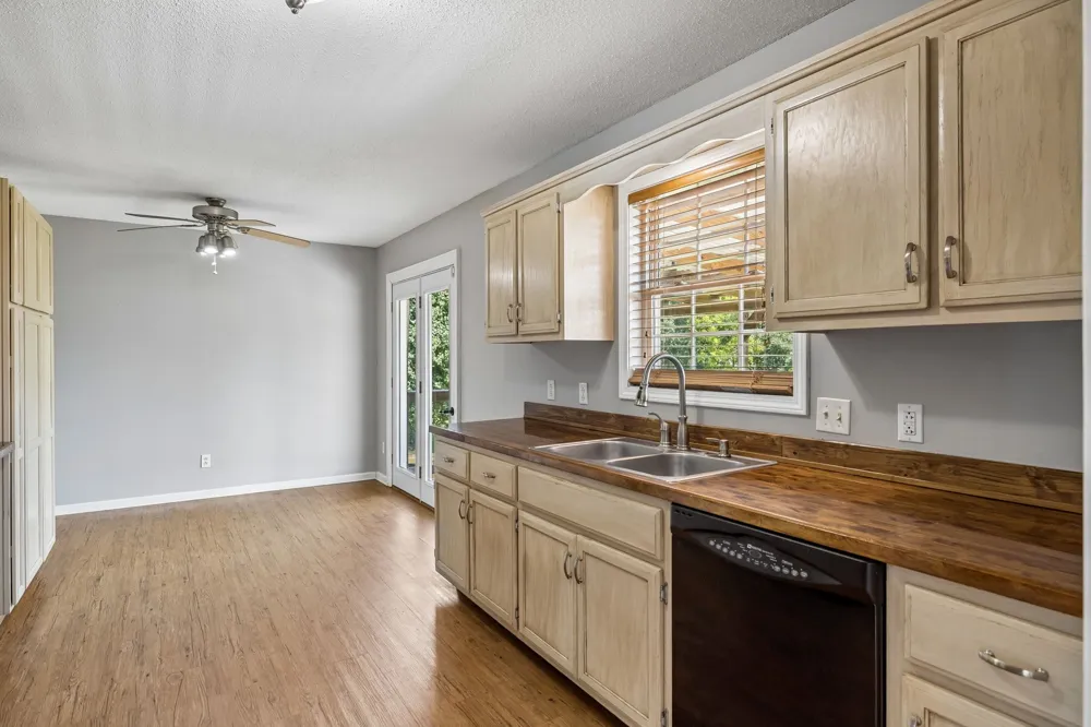 1007 Copper Kettle Cir Pleasant View, TN 37146