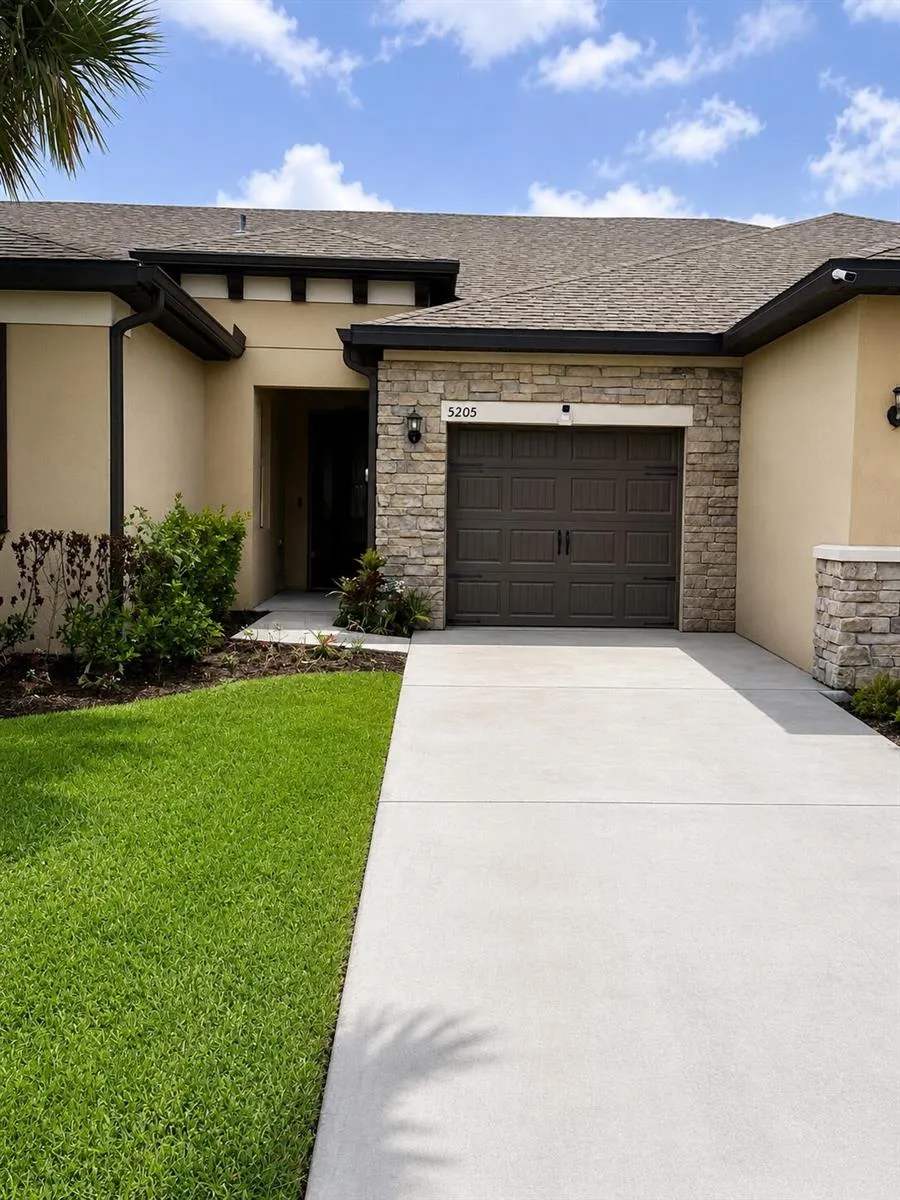5205 Jovial Court Fort Pierce, FL 34947
