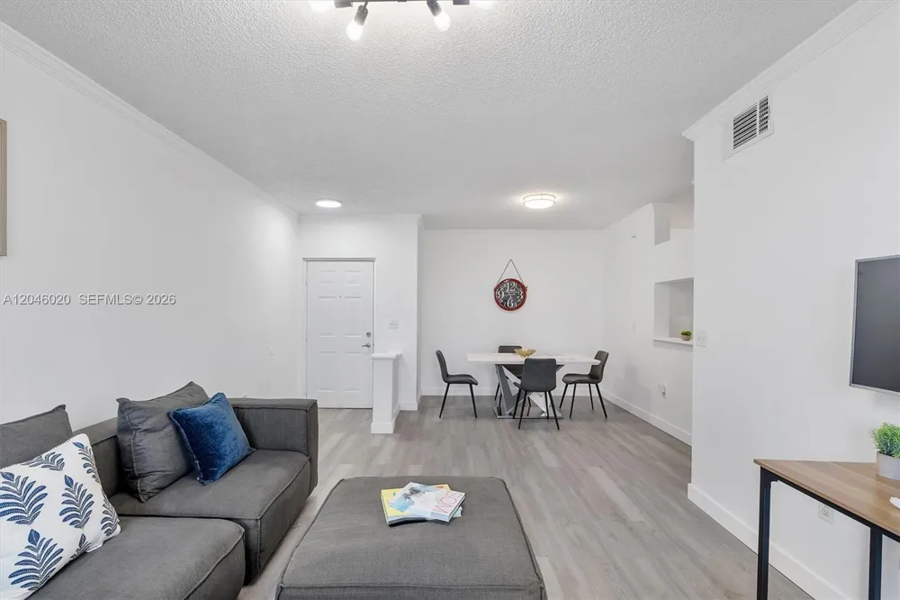 17100 Bay Rd #1717 Sunny Isles Beach, FL 33160