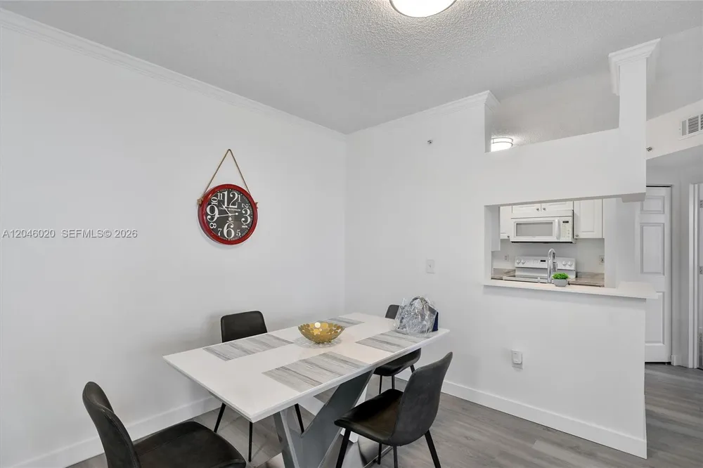 17100 Bay Rd #1717 Sunny Isles Beach, FL 33160
