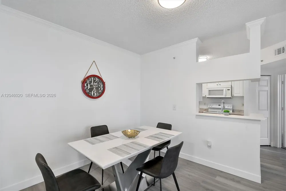17100 Bay Rd #1717 Sunny Isles Beach, FL 33160