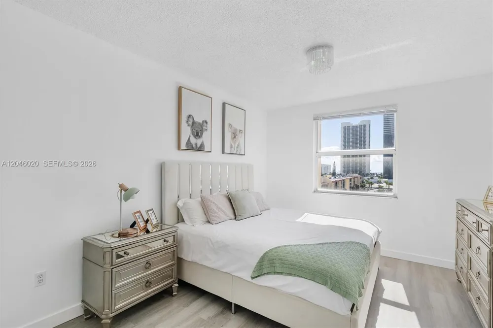 17100 Bay Rd #1717 Sunny Isles Beach, FL 33160