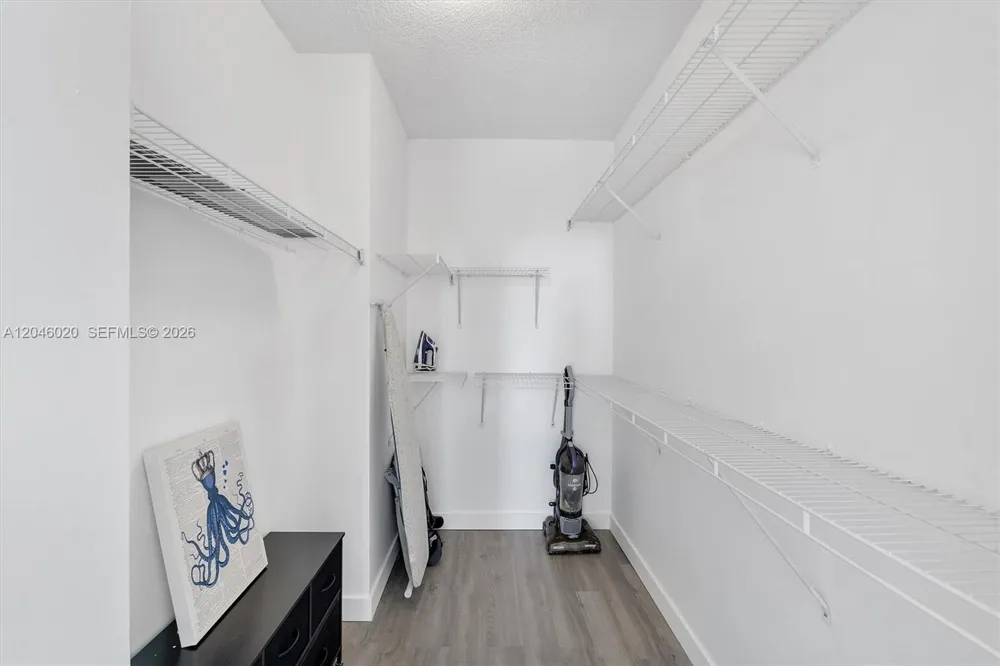 17100 Bay Rd #1717 Sunny Isles Beach, FL 33160