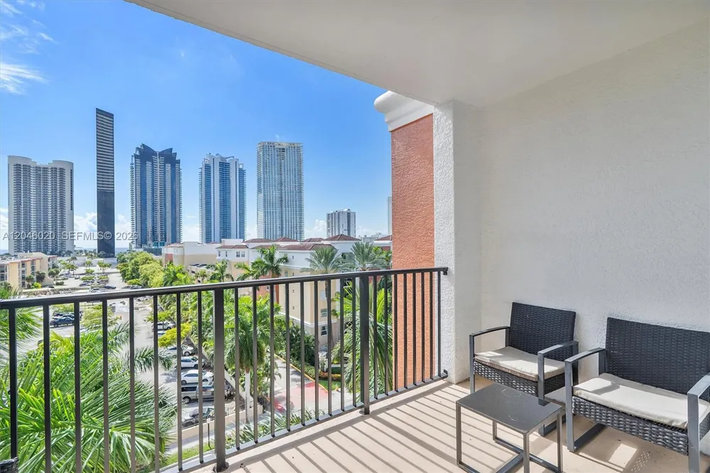 17100 Bay Rd #1717 Sunny Isles Beach, FL 33160