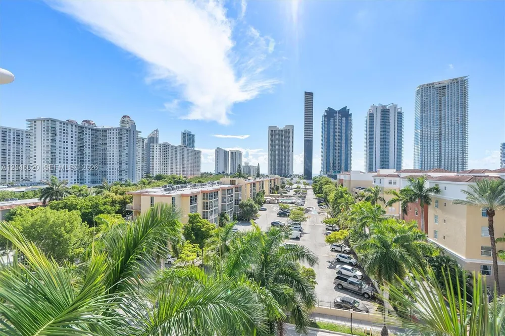 17100 Bay Rd #1717 Sunny Isles Beach, FL 33160