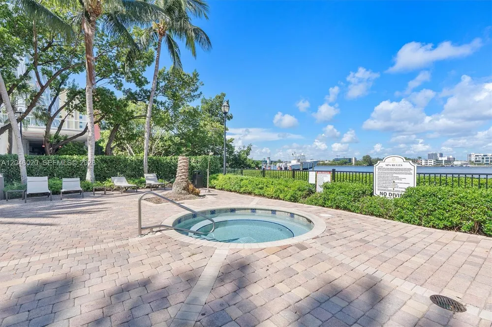 17100 Bay Rd #1717 Sunny Isles Beach, FL 33160