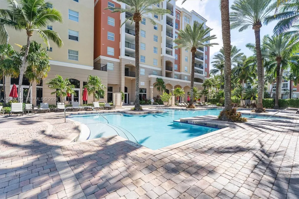 17100 Bay Rd #1717 Sunny Isles Beach, FL 33160