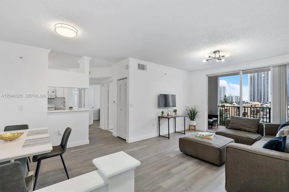 17100 Bay Rd #1717 Sunny Isles Beach, FL 33160