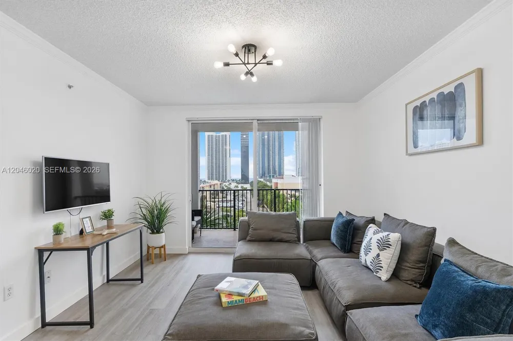 17100 Bay Rd #1717 Sunny Isles Beach, FL 33160