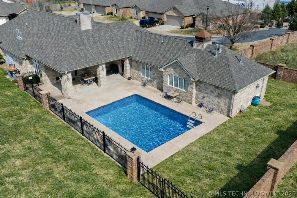 607 St Andrews Circle Grove, OK 74344