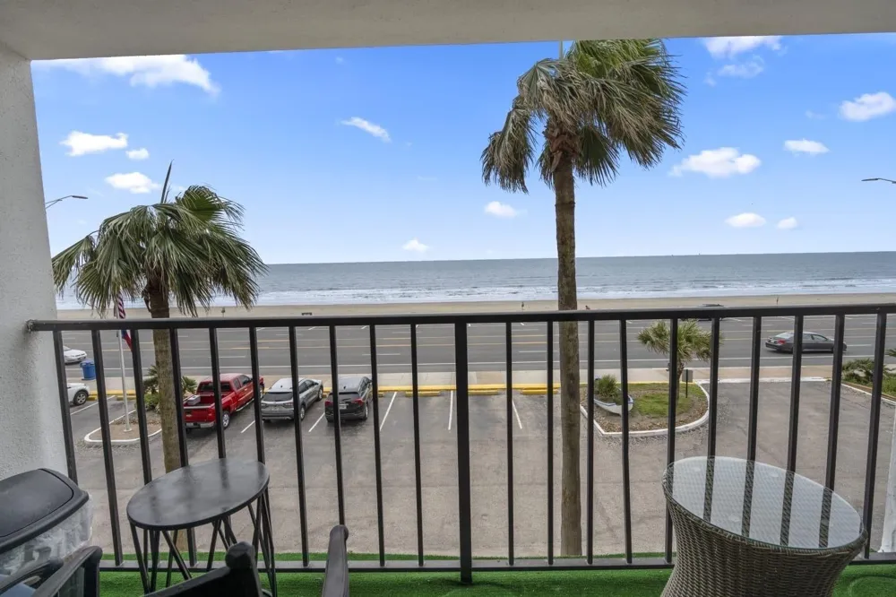7310 Seawall Boulevard #309 Galveston, TX 77551