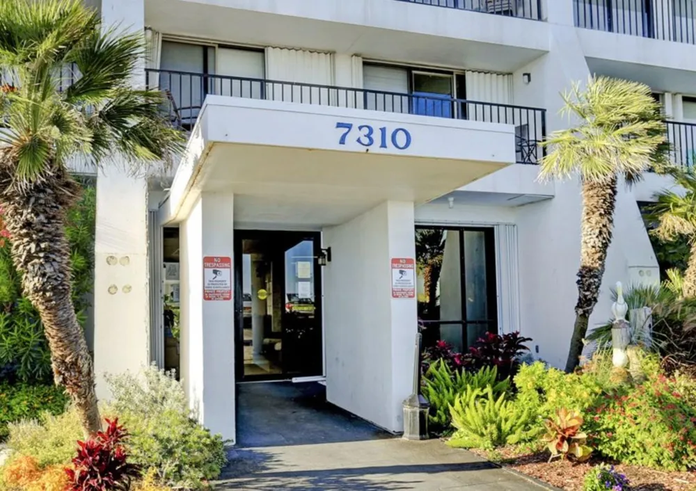 7310 Seawall Boulevard #309 Galveston, TX 77551