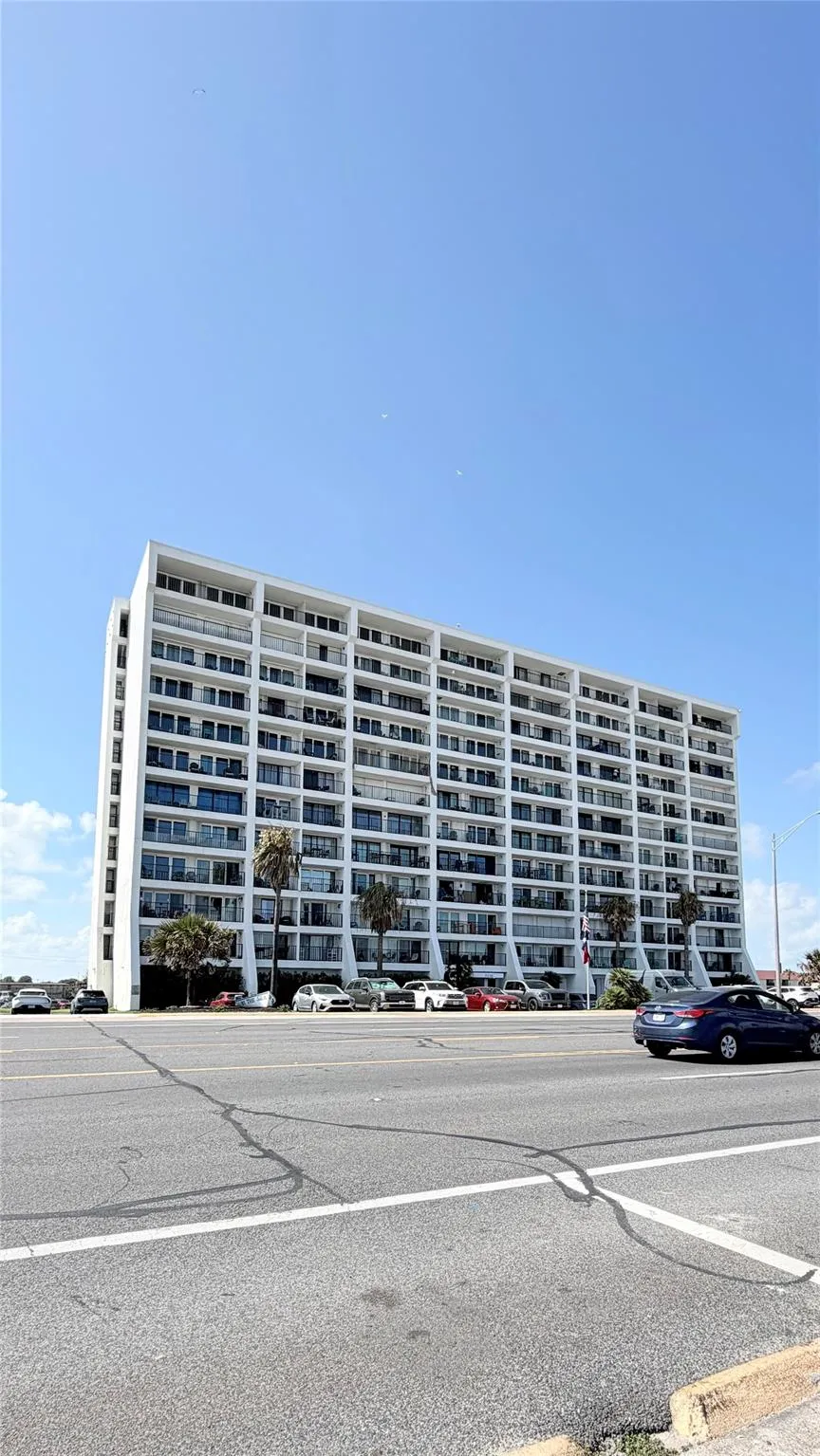 7310 Seawall Boulevard #309 Galveston, TX 77551