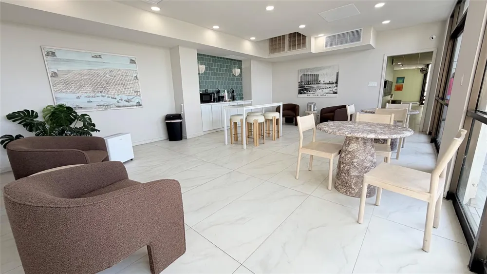 7310 Seawall Boulevard #309 Galveston, TX 77551
