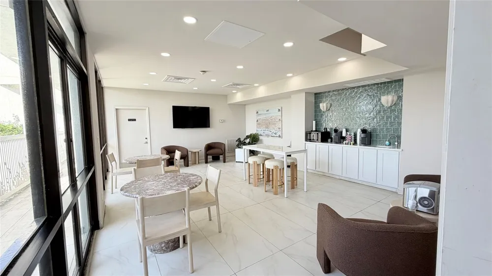 7310 Seawall Boulevard #309 Galveston, TX 77551