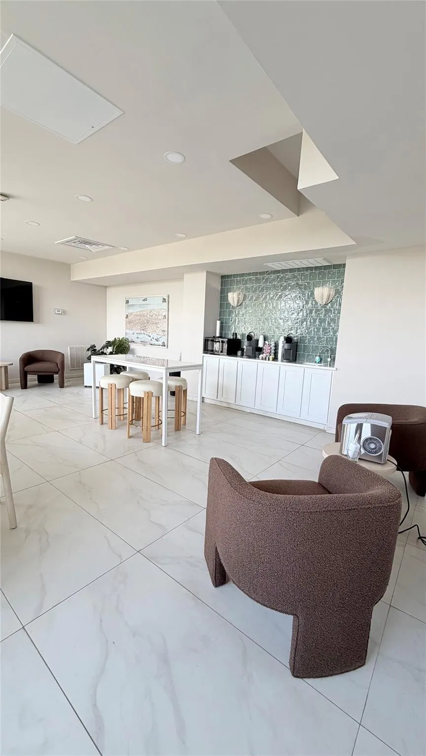 7310 Seawall Boulevard #309 Galveston, TX 77551