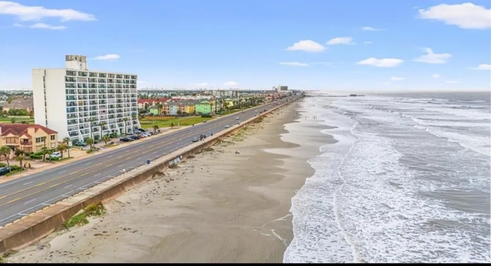 7310 Seawall Boulevard #309 Galveston, TX 77551