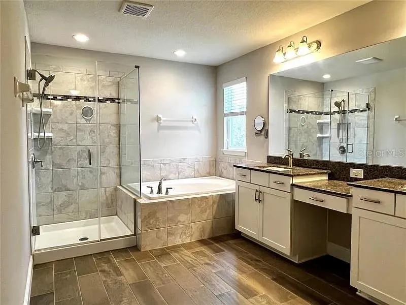 18814 CORNUTA STREET Lutz, FL 33558