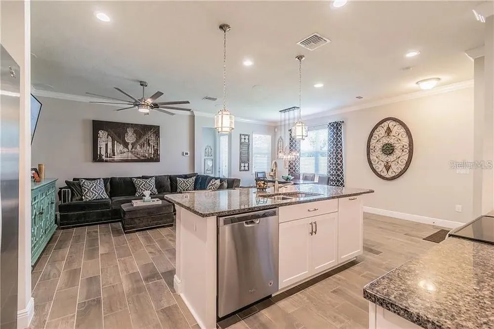 18814 CORNUTA STREET Lutz, FL 33558
