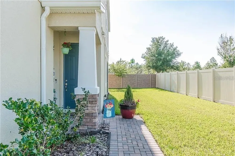 18814 CORNUTA STREET Lutz, FL 33558
