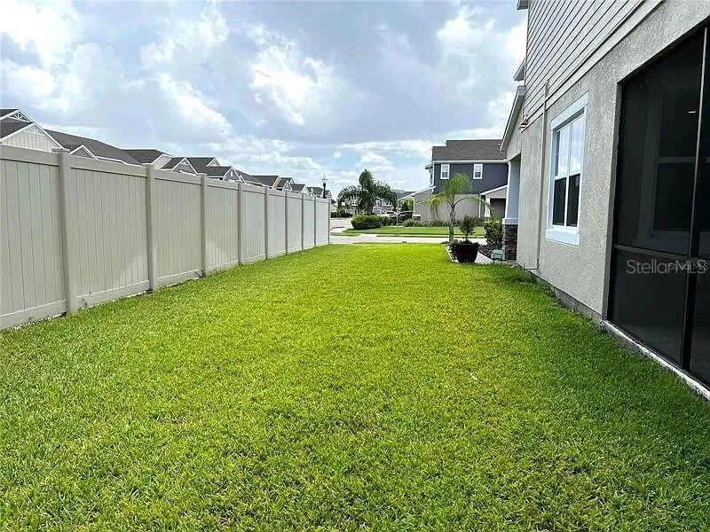 18814 CORNUTA STREET Lutz, FL 33558