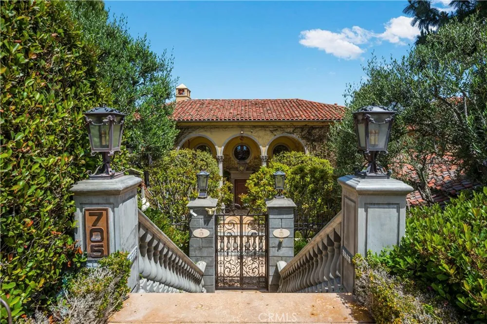 705 Via La Cuesta Palos Verdes Estates, CA 90274