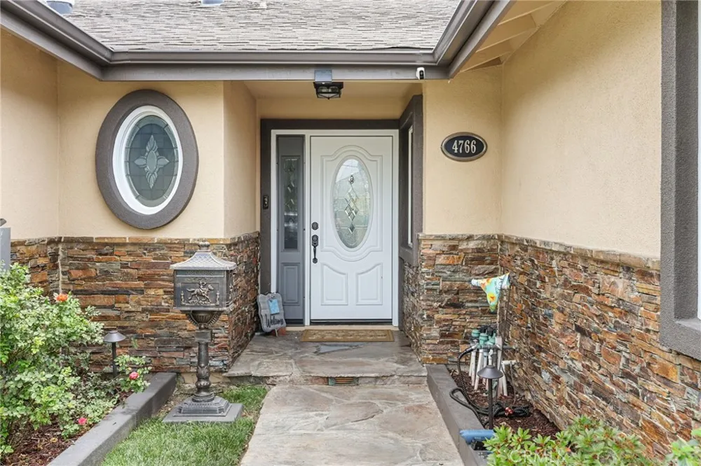 4766 Westside La Verne, CA 91750