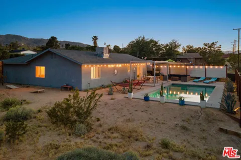 61602 La Jolla Drive