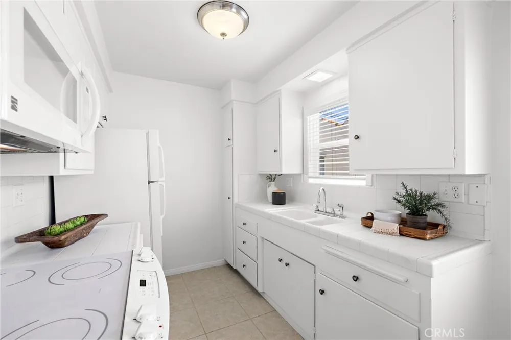 169 Roycroft Long Beach, CA 90803
