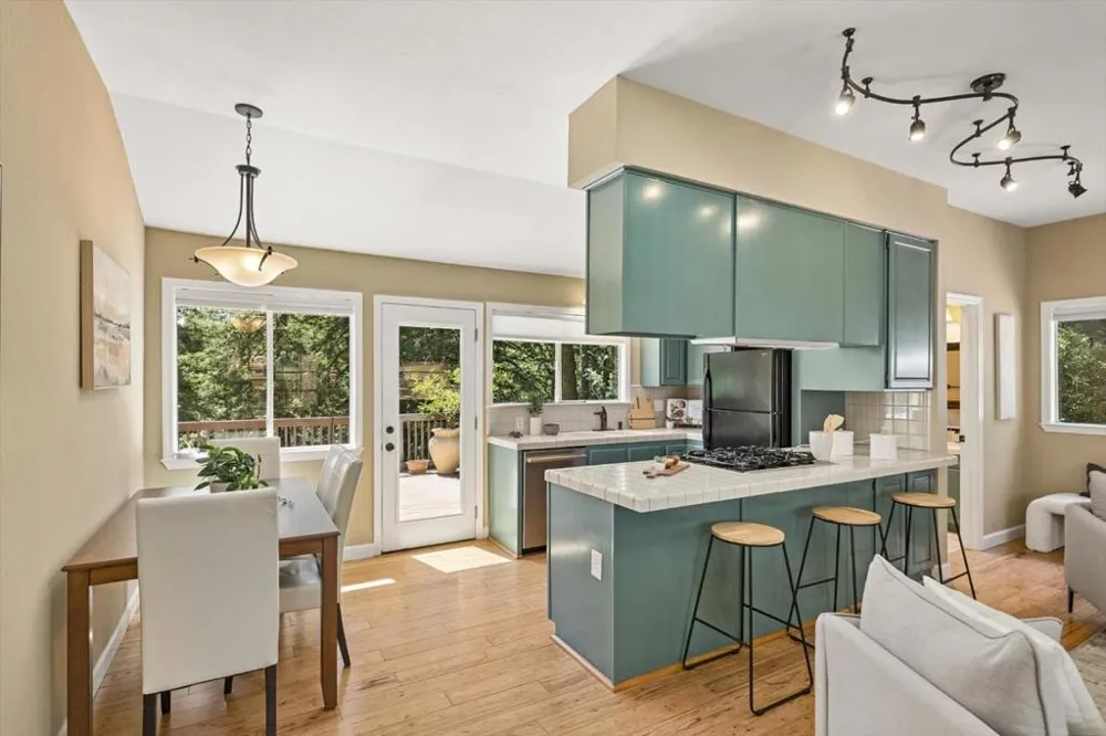 21590 Madrone Drive Los Gatos, CA 95033