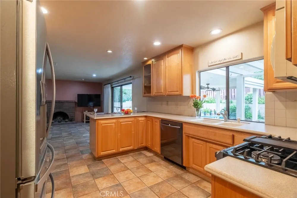 235 Pinewood Court Redlands, CA 92374