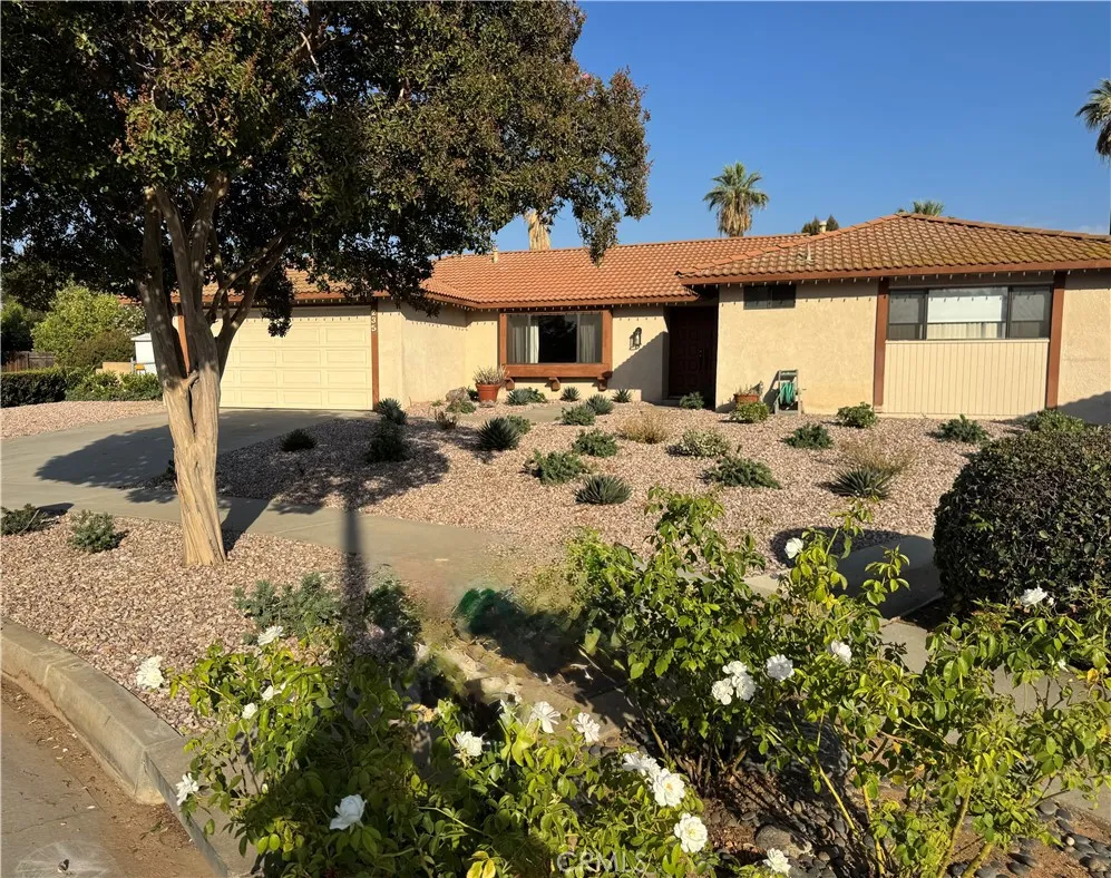 235 Pinewood Court Redlands, CA 92374