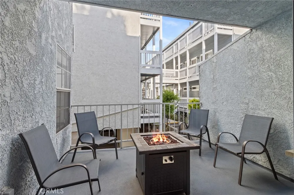 1100 Euclid #113 Long Beach, CA 90804