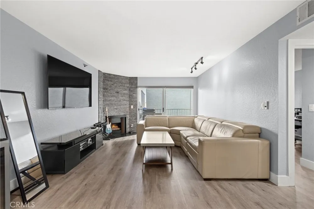 1100 Euclid #113 Long Beach, CA 90804