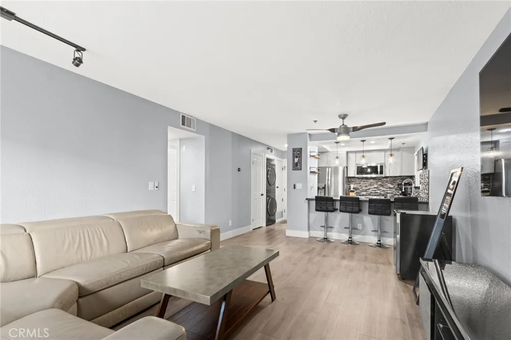 1100 Euclid #113 Long Beach, CA 90804