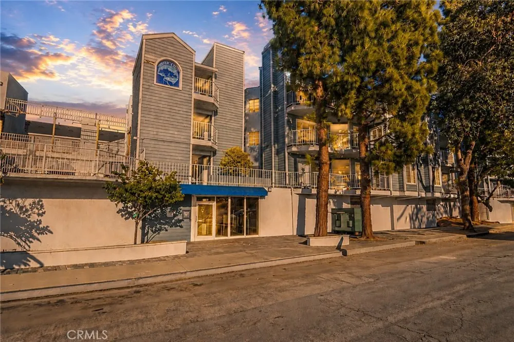 1100 Euclid #113 Long Beach, CA 90804