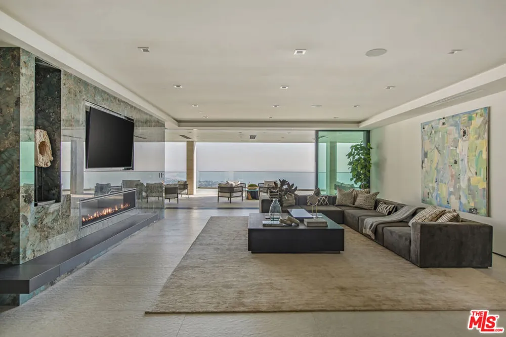 16680 Charmel Lane Pacific Palisades, CA 90272