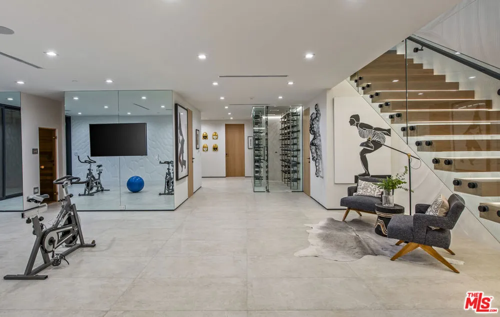 16680 Charmel Lane Pacific Palisades, CA 90272