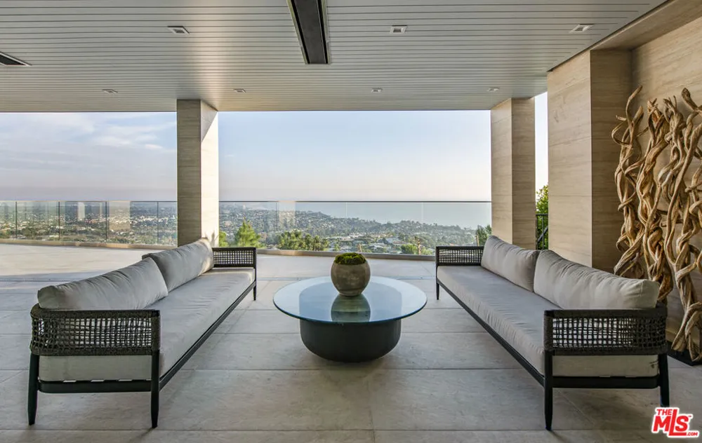 16680 Charmel Lane Pacific Palisades, CA 90272