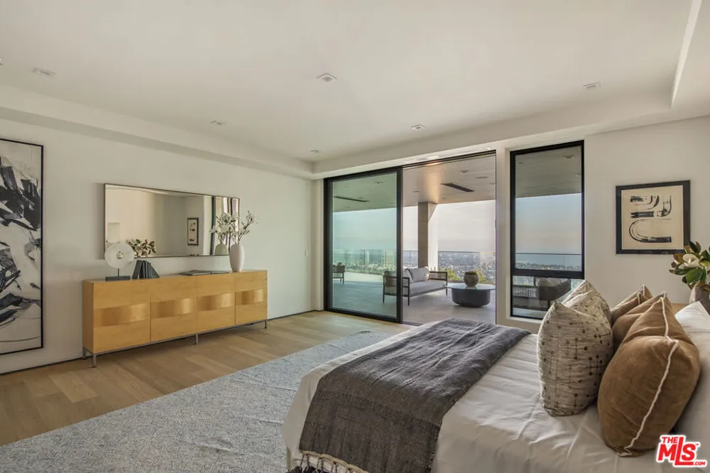 16680 Charmel Lane Pacific Palisades, CA 90272