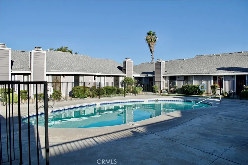 1027 W Dakota #113 Fresno, CA 93705