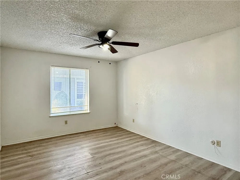 1027 W Dakota #113 Fresno, CA 93705